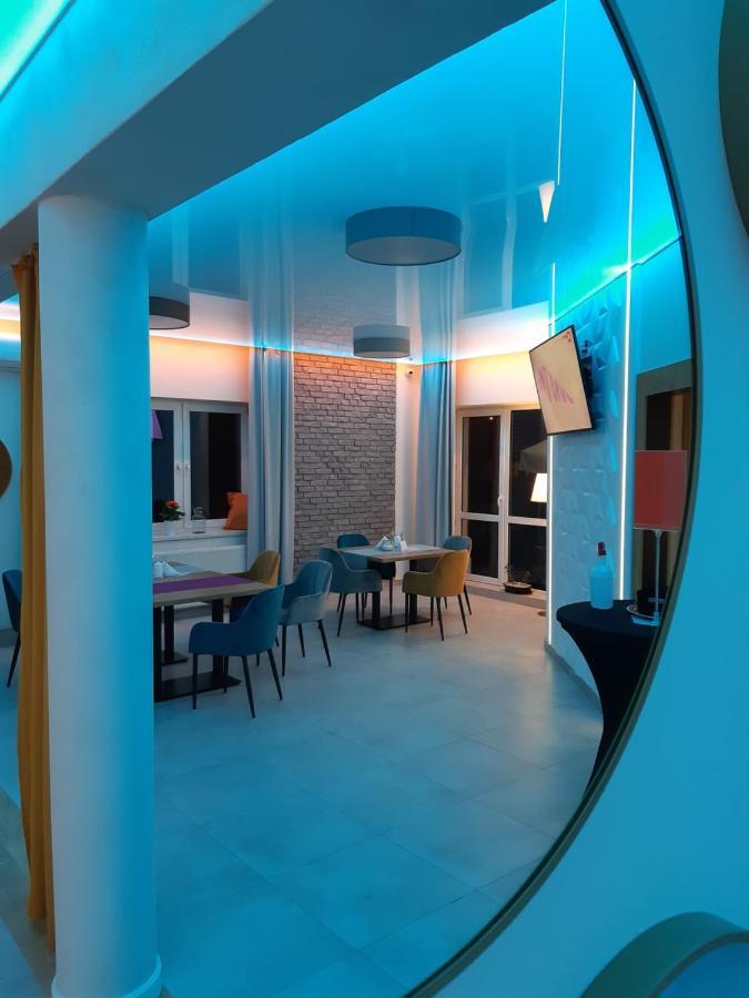 Route One - Restauracja & Pokoje Hotelowe Zgierz Kültér fotó